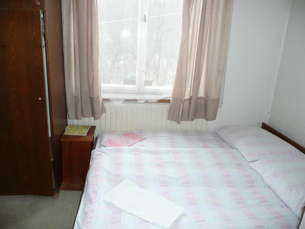 Apartment Trojska Praga Cameră foto
